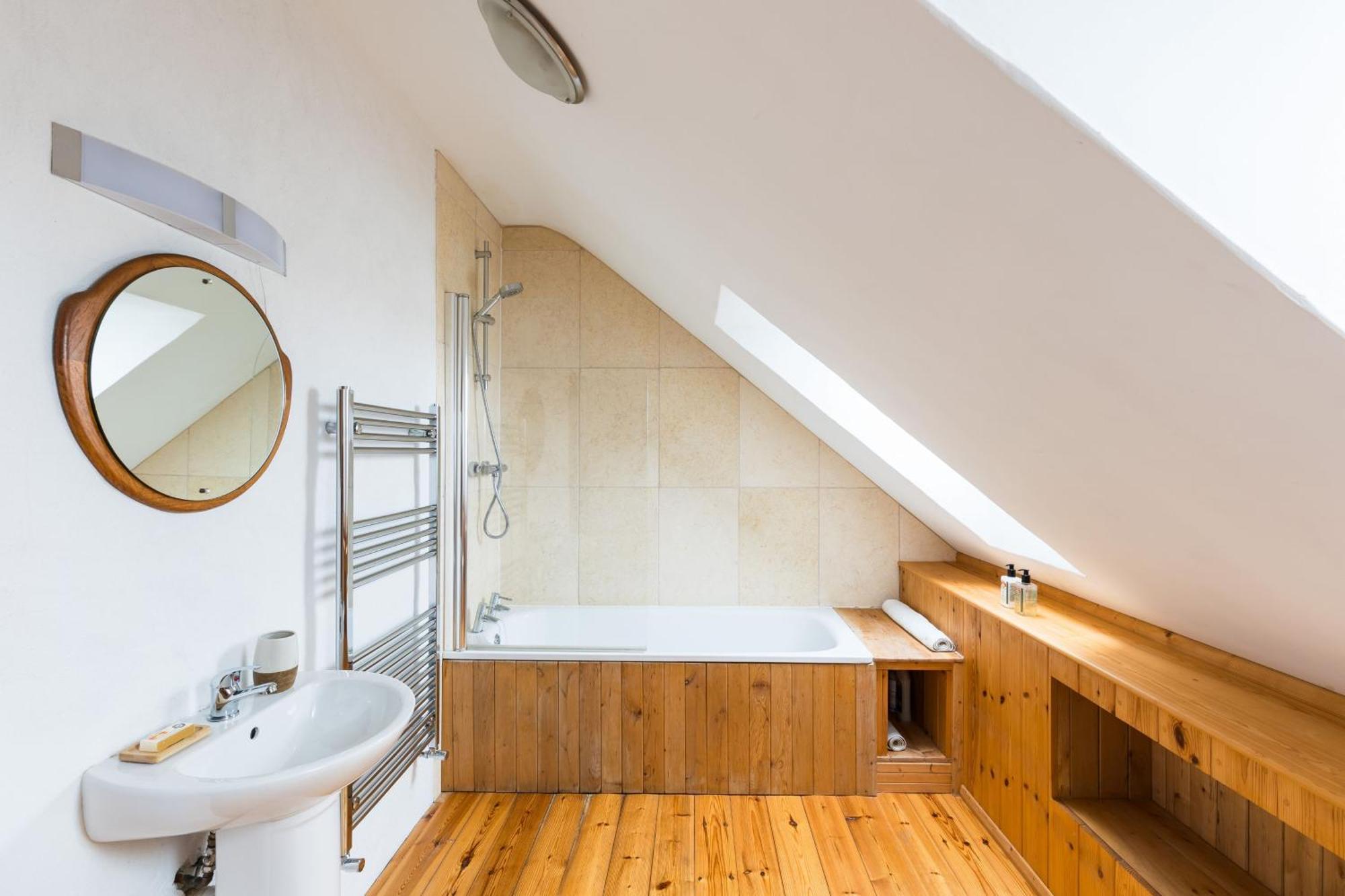 The Workshop- Eco Cottage By The Coastal Path Goodwick 外观 照片