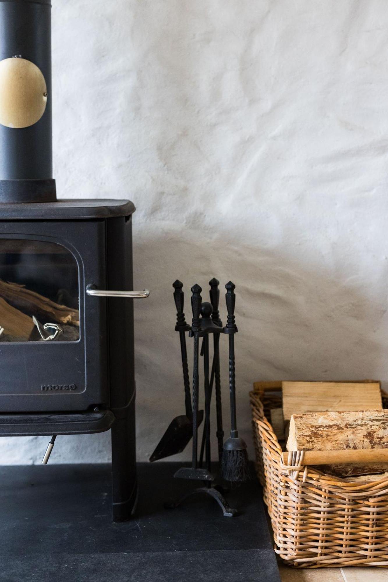 The Workshop- Eco Cottage By The Coastal Path Goodwick 外观 照片